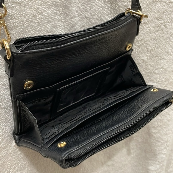 Black leather Michael Kors crossbody purse - Picture 5 of 5